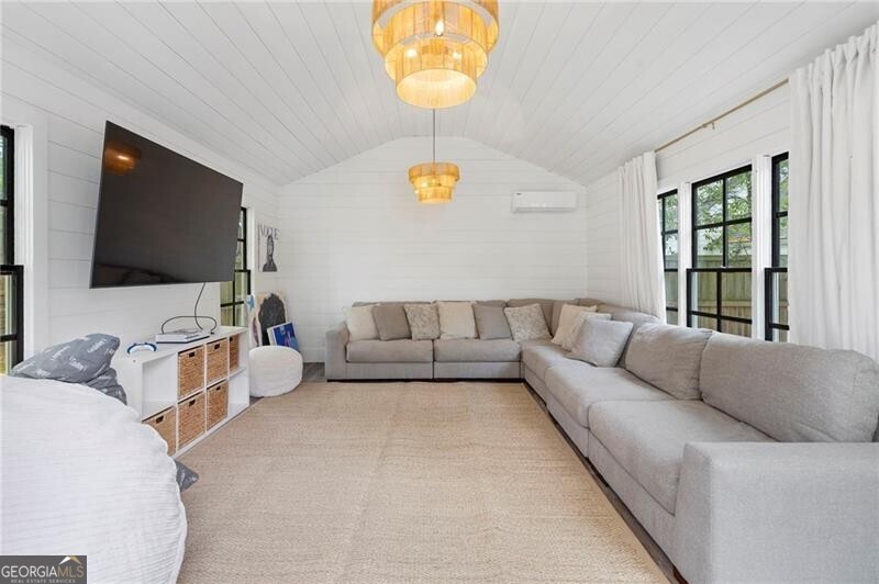 951 Northcliffe Drive NW