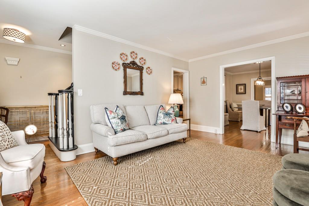 807 Longwood Drive