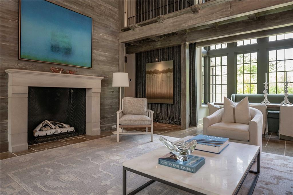 2979 Ridgewood Road NW