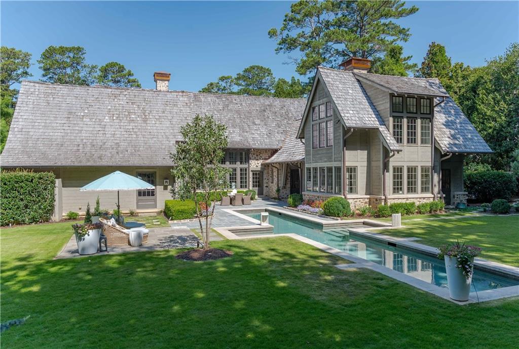 2979 Ridgewood Road NW