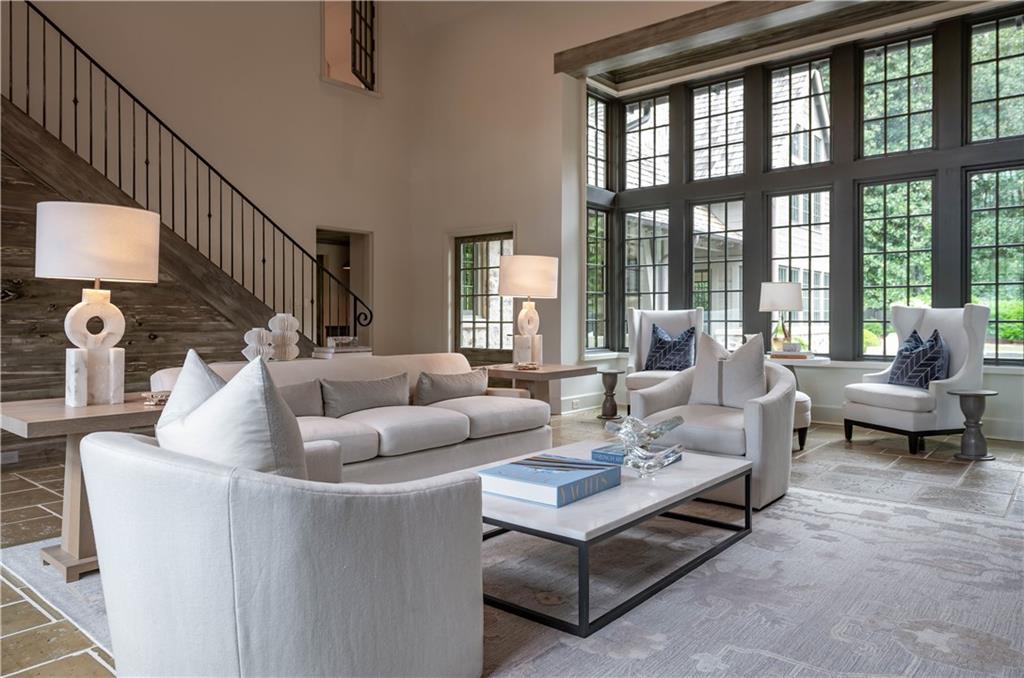 2979 Ridgewood Road NW