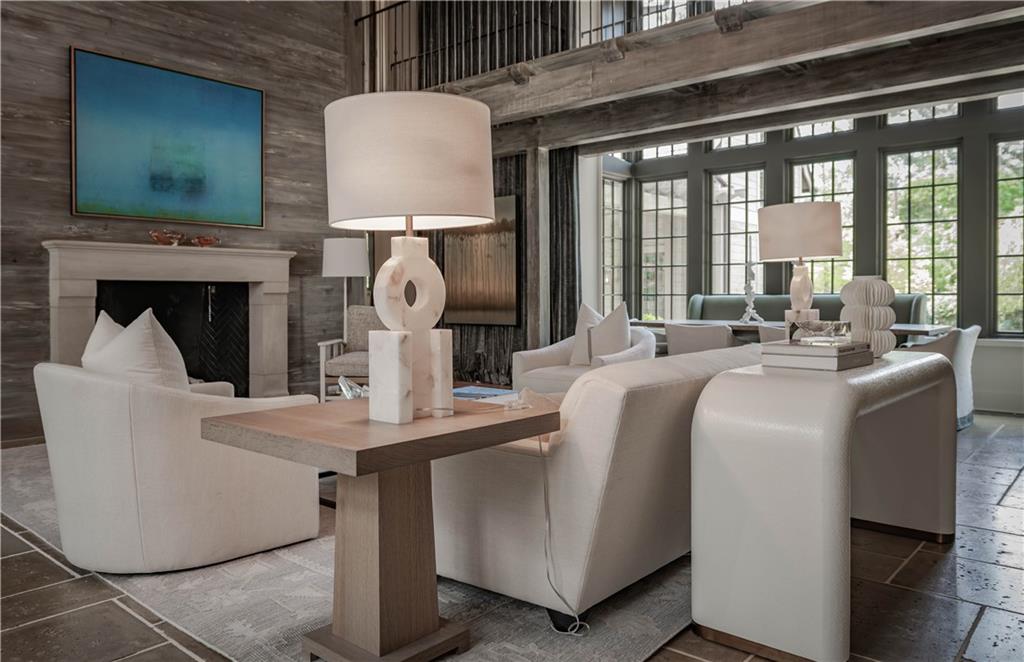 2979 Ridgewood Road NW