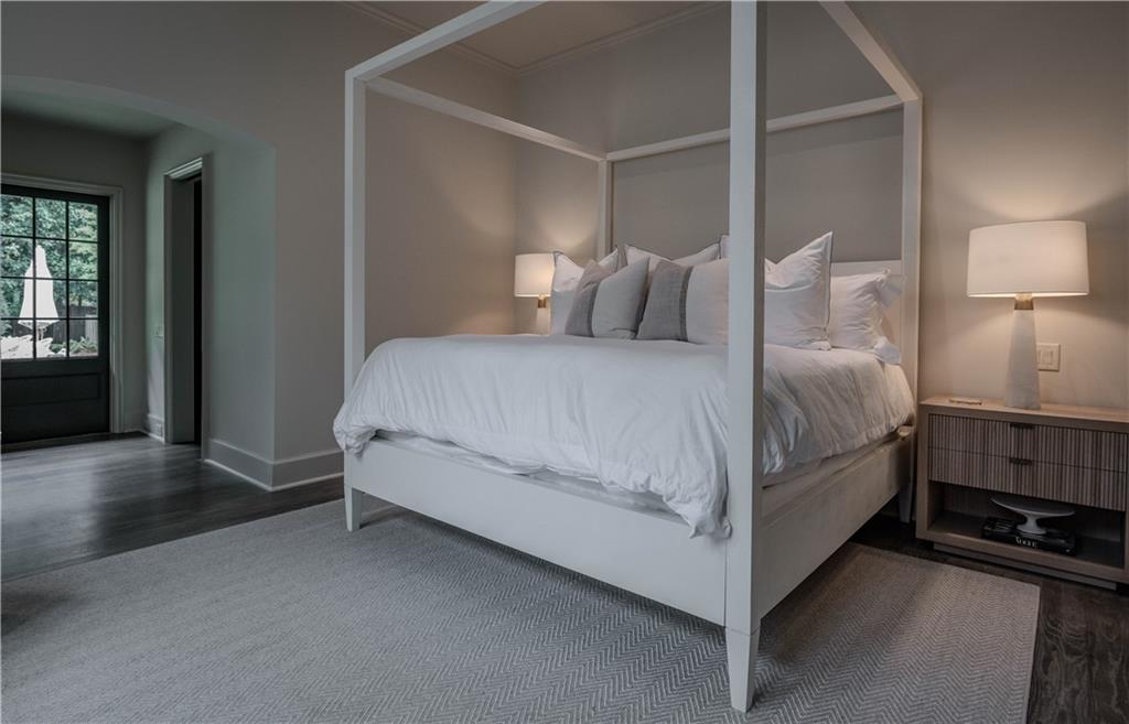 2979 Ridgewood Road NW