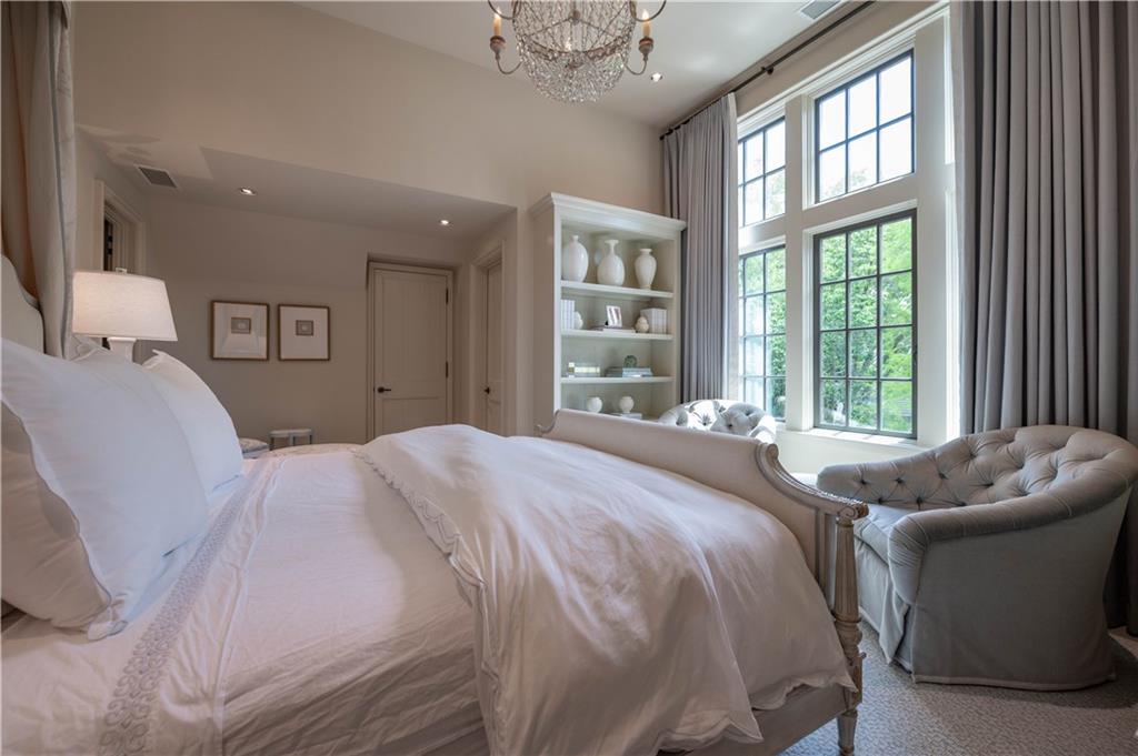 2979 Ridgewood Road NW