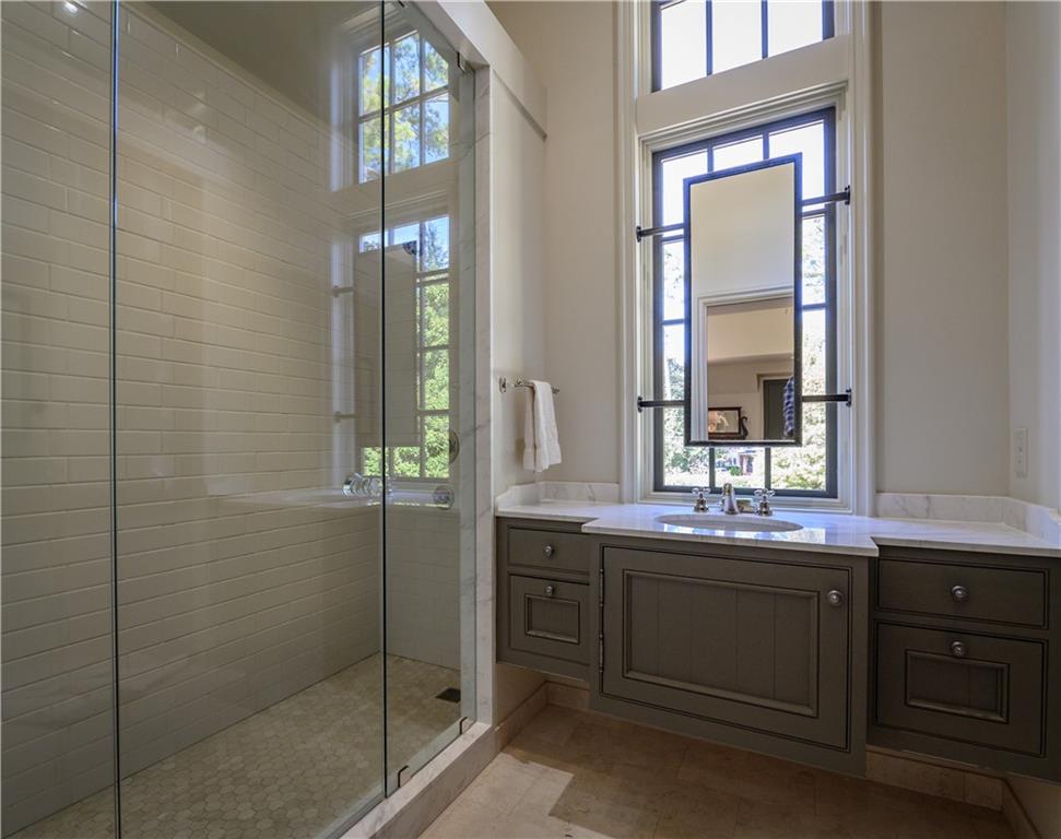 2979 Ridgewood Road NW