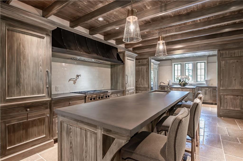 2979 Ridgewood Road NW