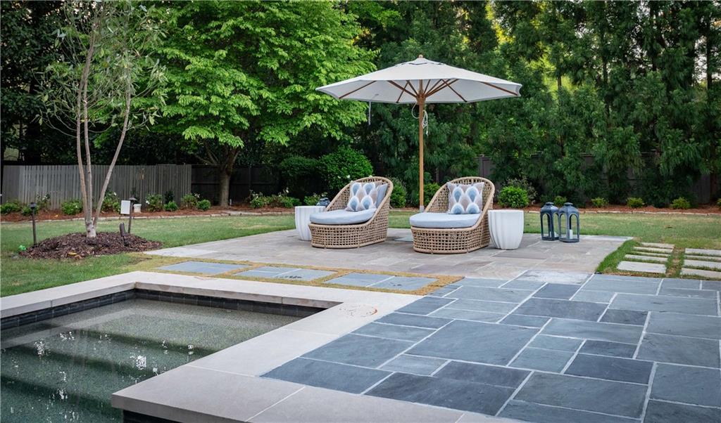 2979 Ridgewood Road NW