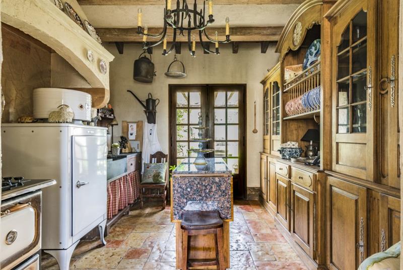 2100 West Wesley Road