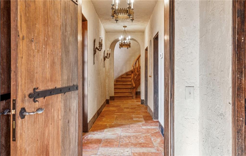 2100 West Wesley Road