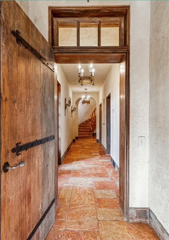 2100 West Wesley Road