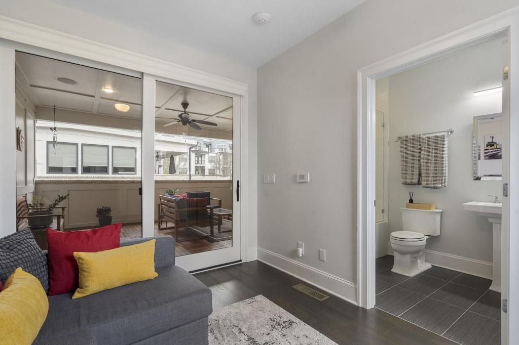 18 Peachtree Avenue Unit 5