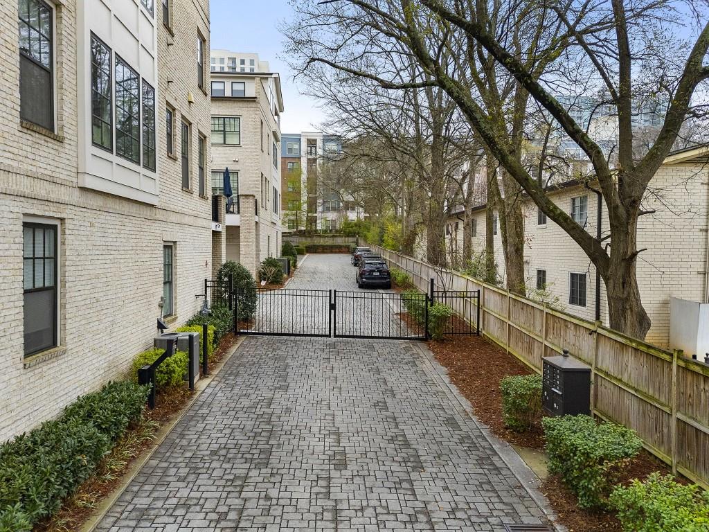 18 Peachtree Avenue Unit 5