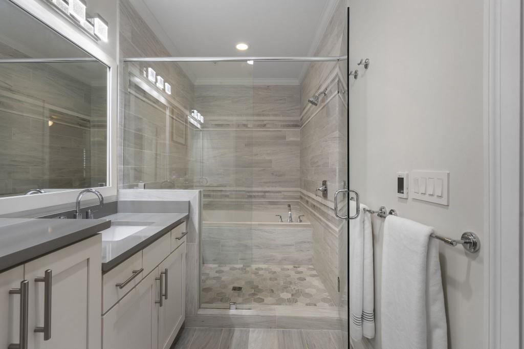 18 Peachtree Avenue Unit 5