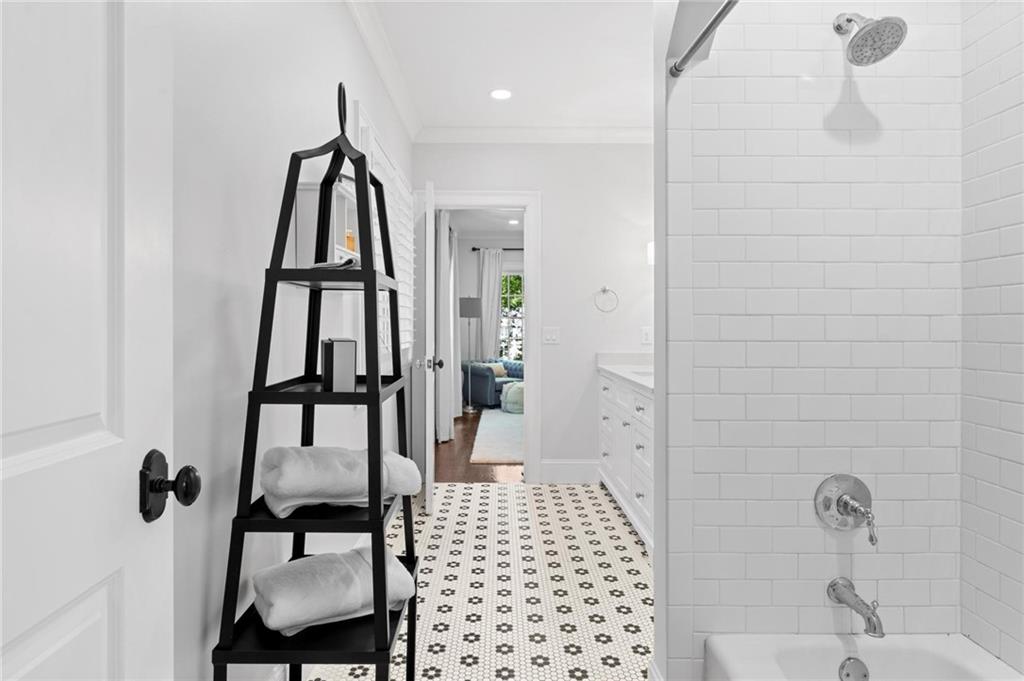 2591 Hyde Manor Drive NW