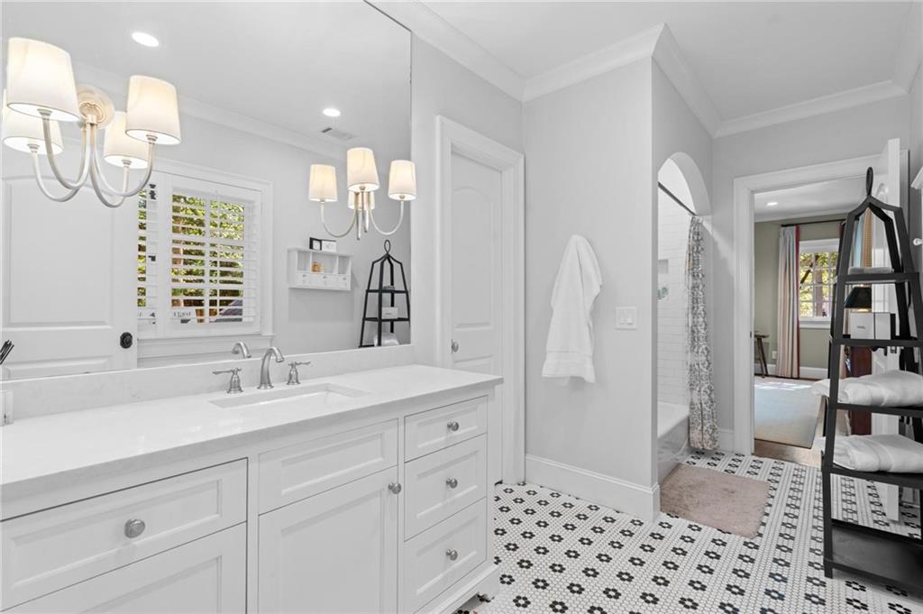 2591 Hyde Manor Drive NW