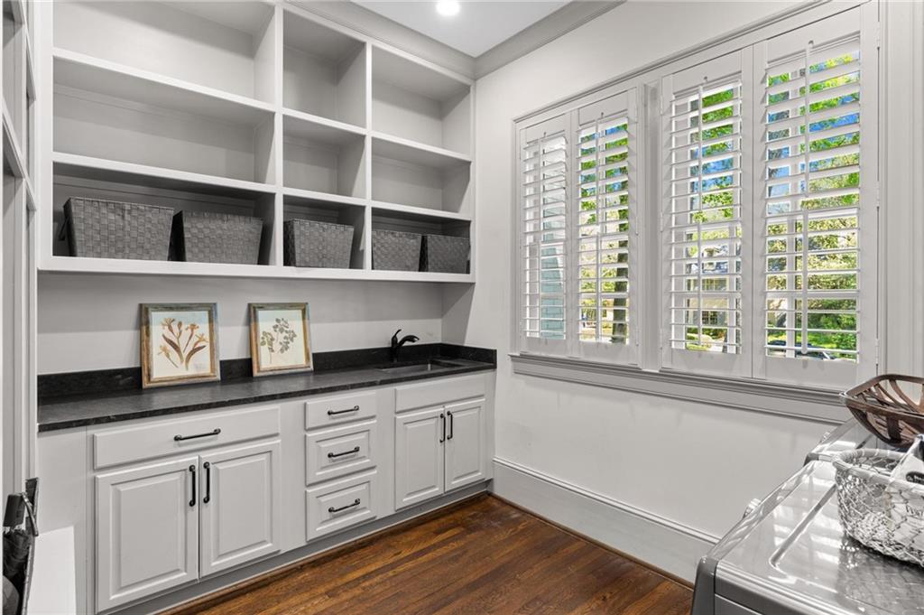 2591 Hyde Manor Drive NW