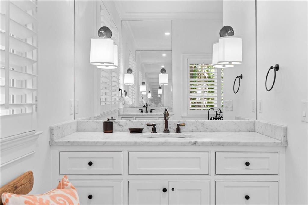 2591 Hyde Manor Drive NW