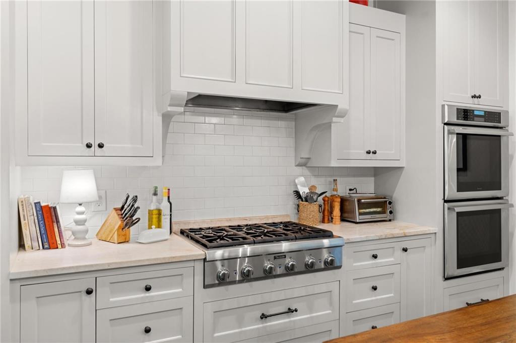 2591 Hyde Manor Drive NW