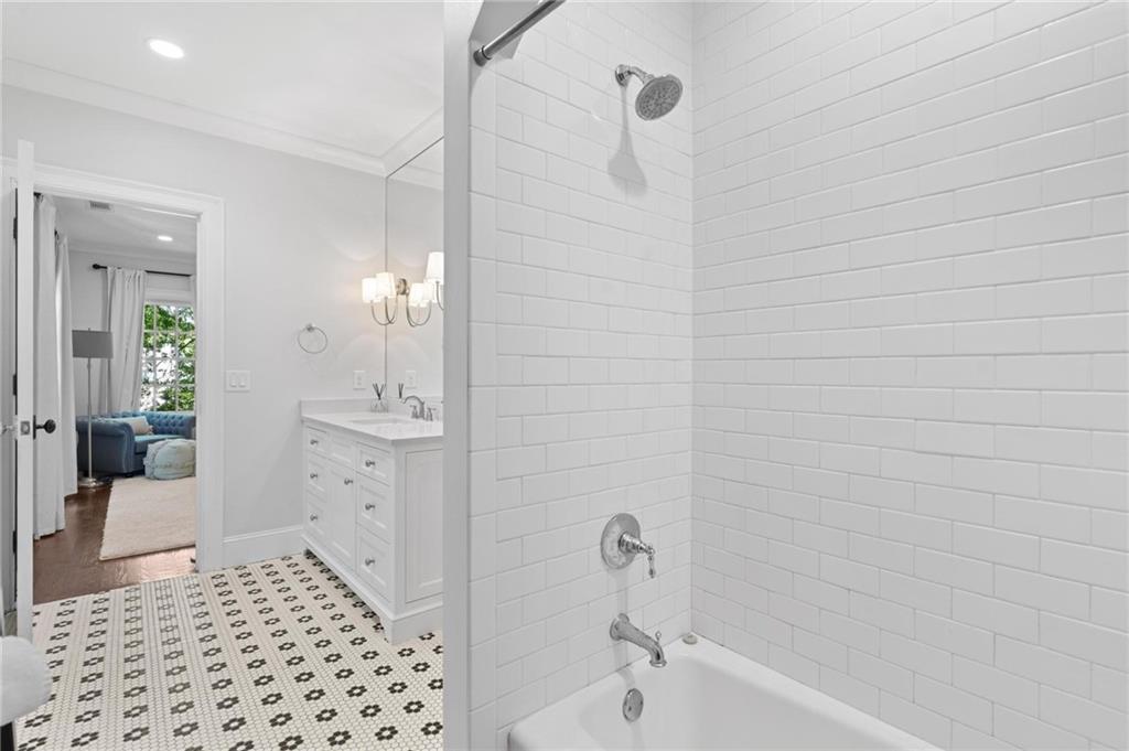 2591 Hyde Manor Drive NW