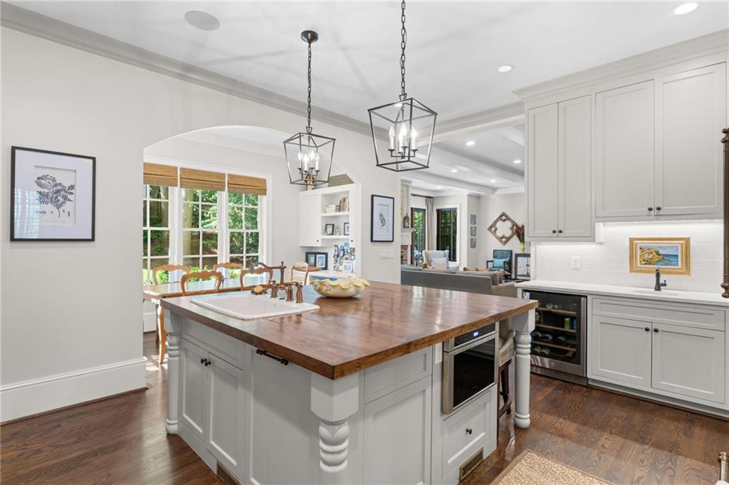 2591 Hyde Manor Drive NW