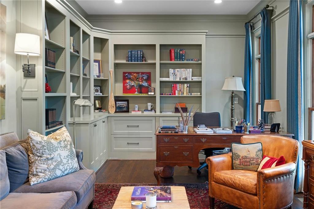 2591 Hyde Manor Drive NW