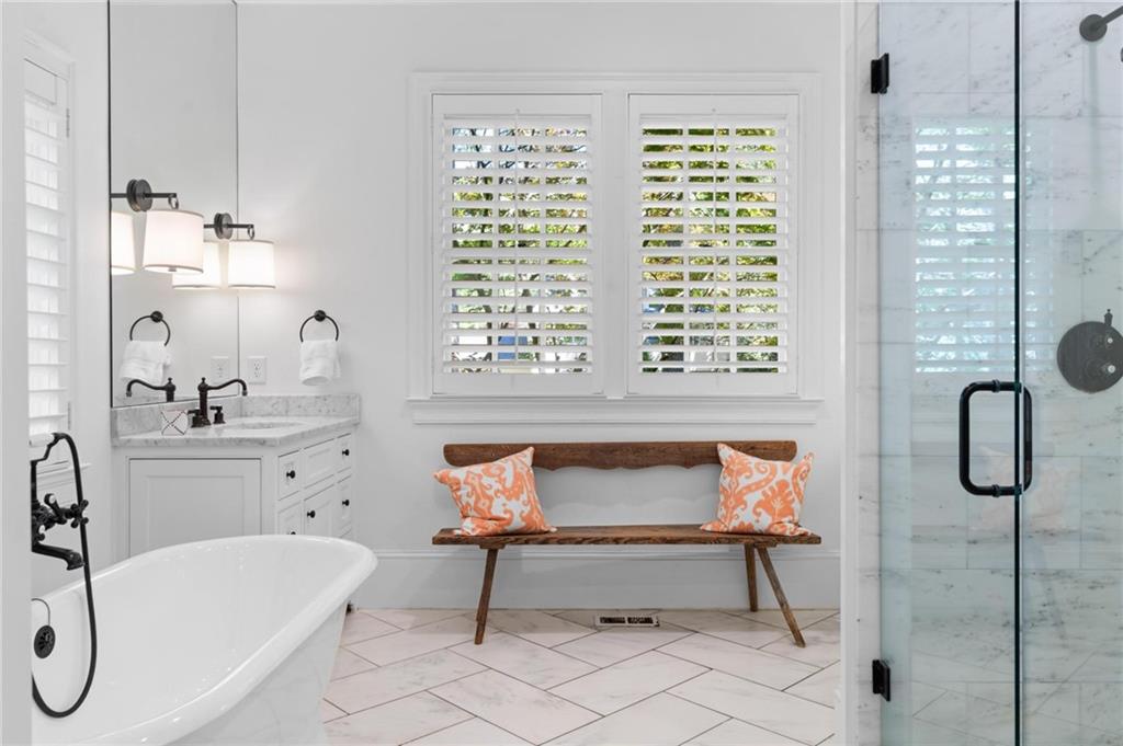 2591 Hyde Manor Drive NW