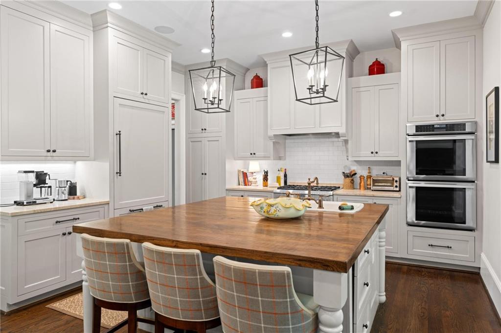 2591 Hyde Manor Drive NW