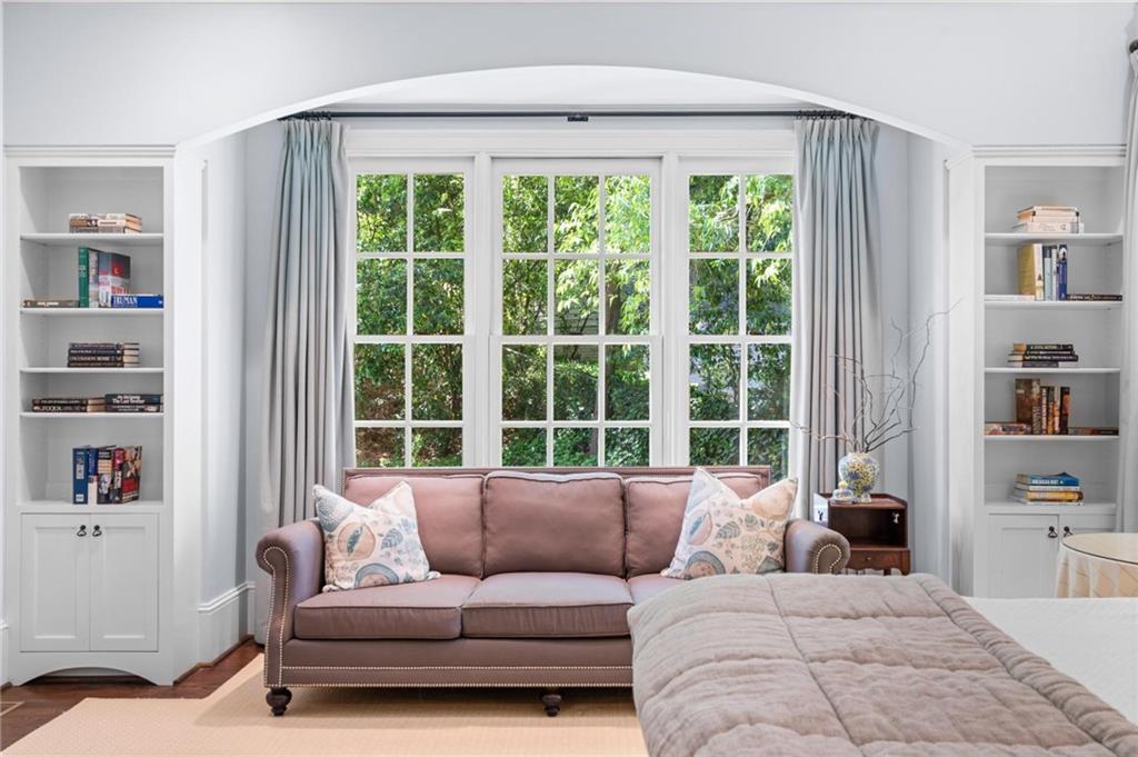 2591 Hyde Manor Drive NW