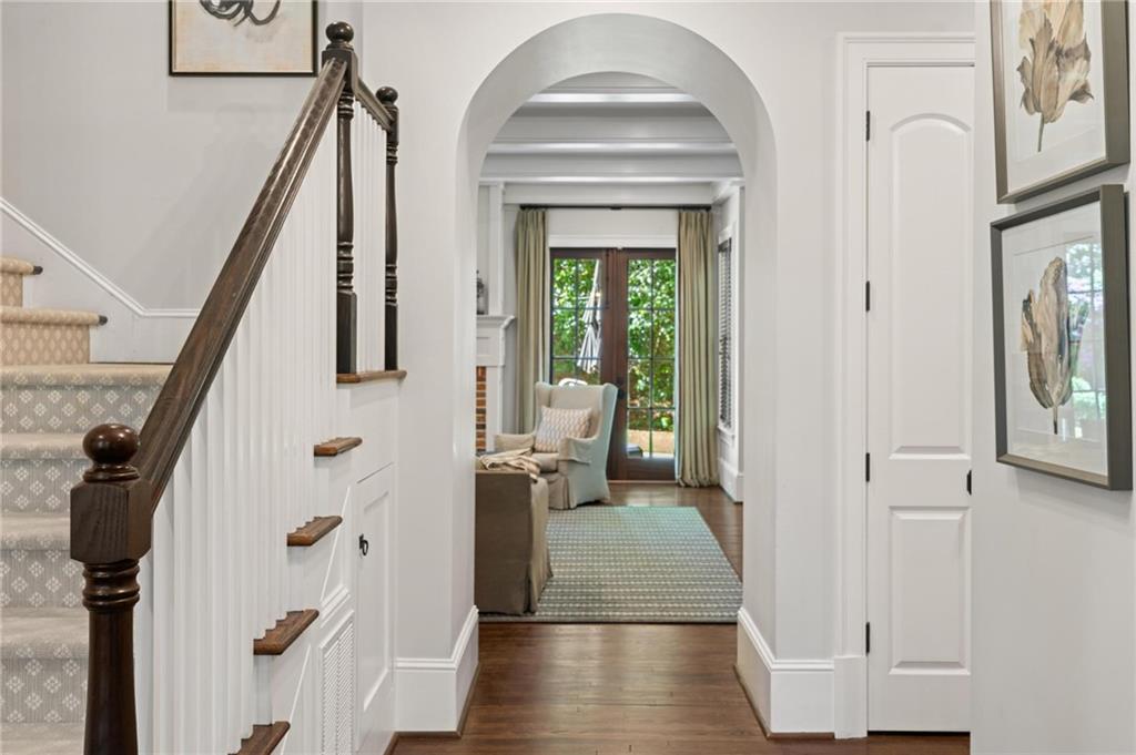 2591 Hyde Manor Drive NW