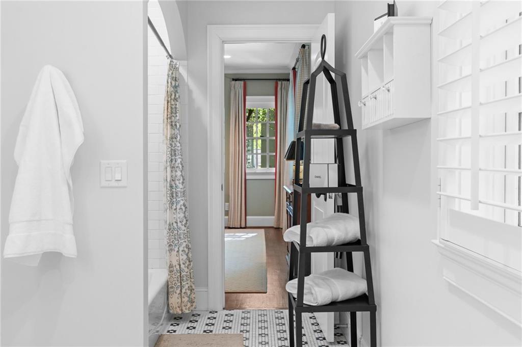 2591 Hyde Manor Drive NW