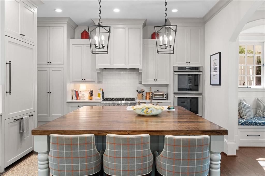 2591 Hyde Manor Drive NW