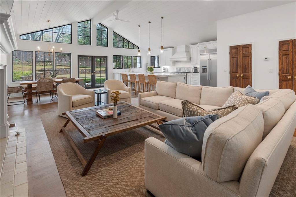 951 Northcliffe Drive NW