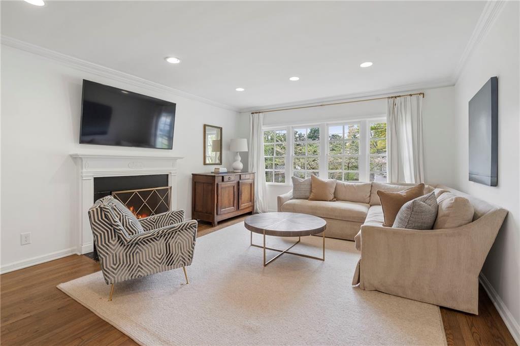 951 Northcliffe Drive NW