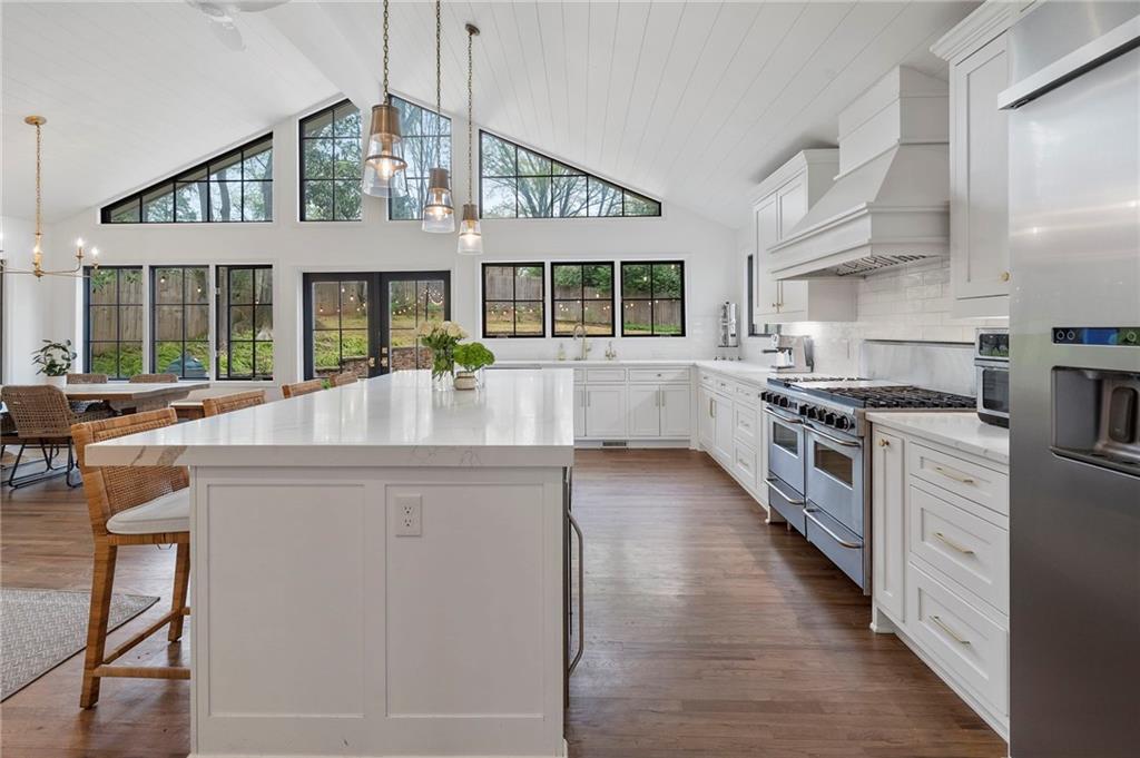 951 Northcliffe Drive NW