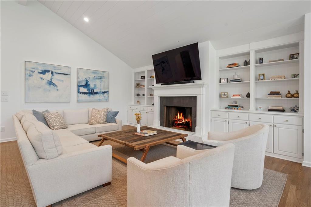 951 Northcliffe Drive NW