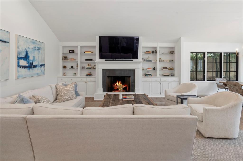 951 Northcliffe Drive NW