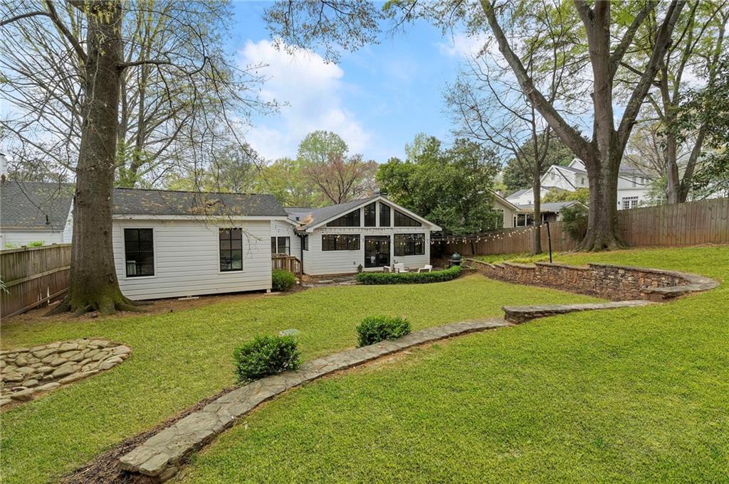 951 Northcliffe Drive NW