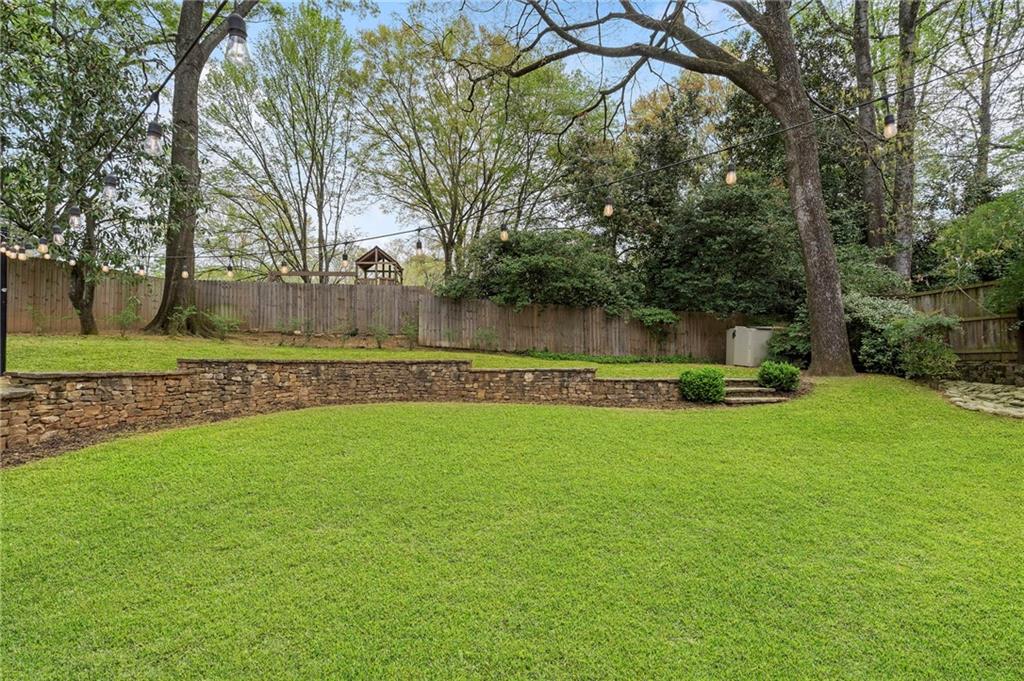 951 Northcliffe Drive NW