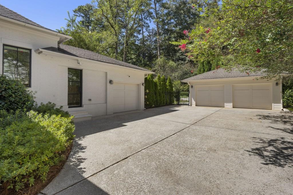 447 Valley Road