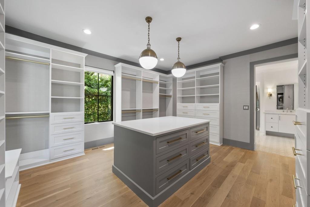 447 Valley Road