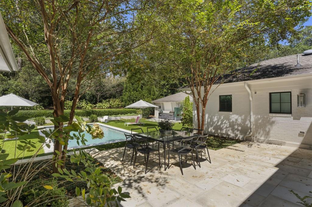 447 Valley Road