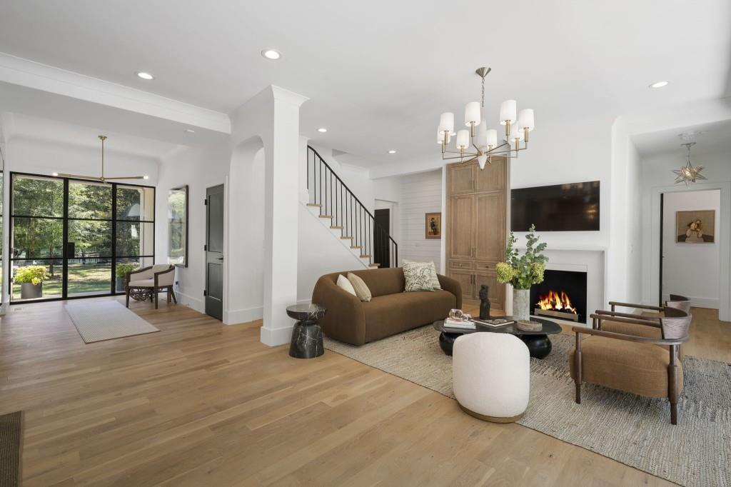 447 Valley Road