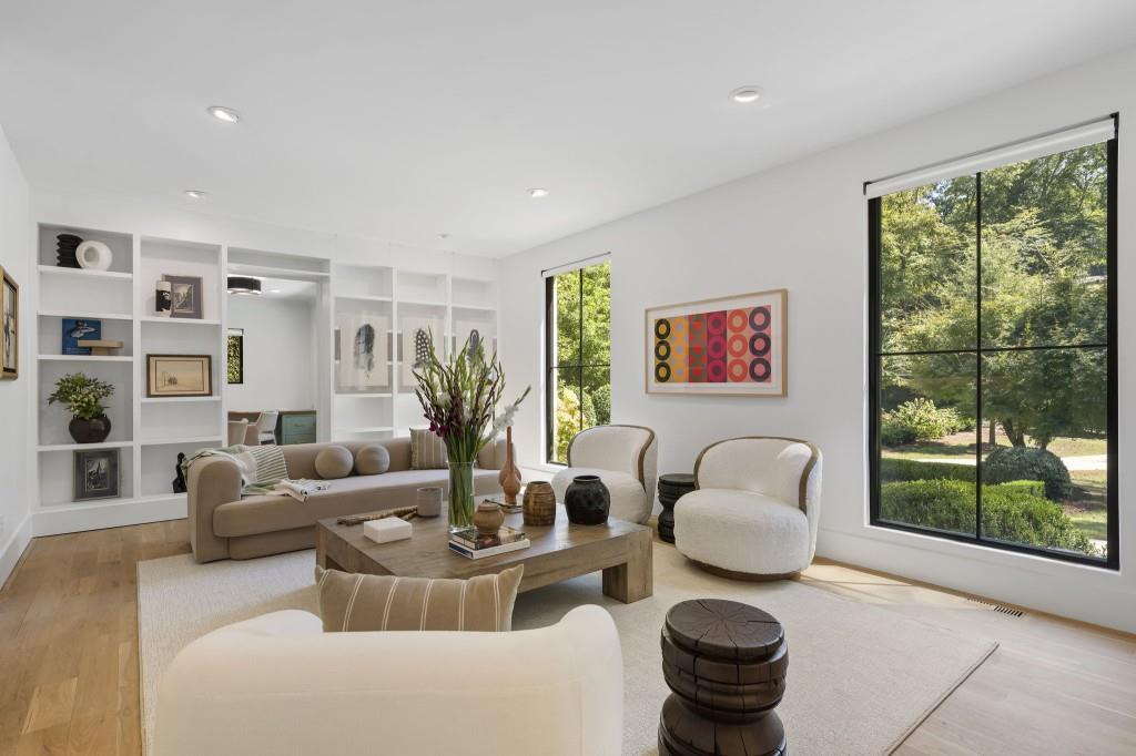 447 Valley Road