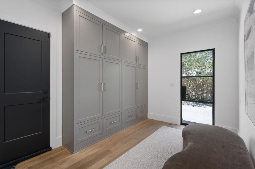 447 Valley Road