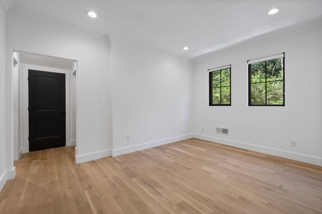 447 Valley Road
