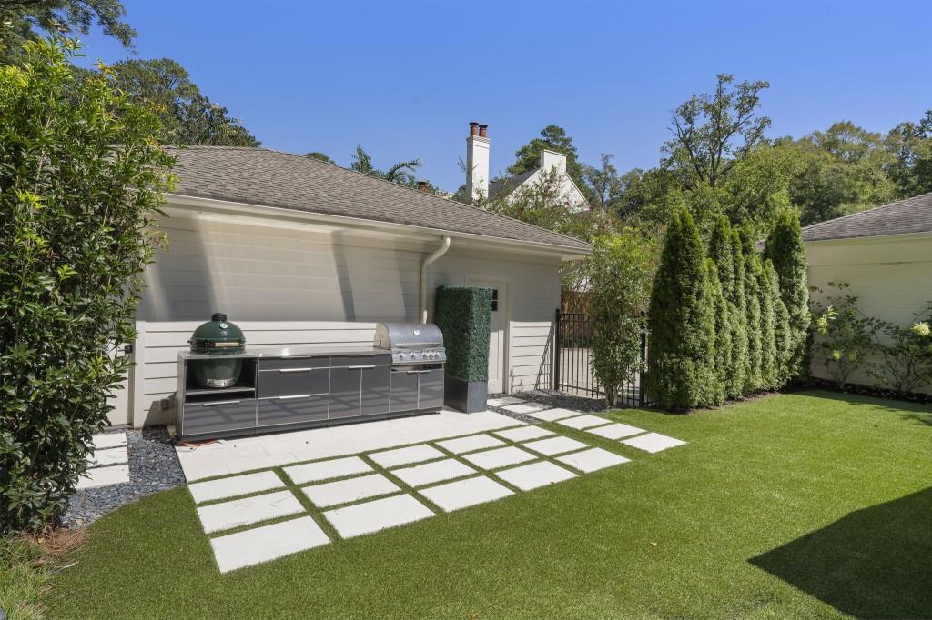 447 Valley Road
