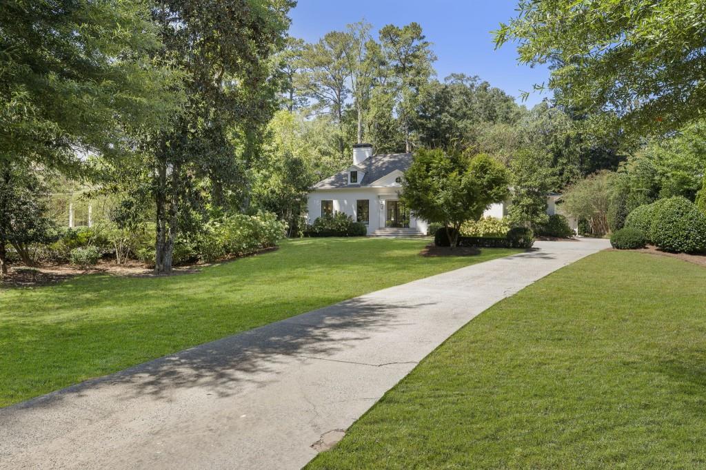447 Valley Road