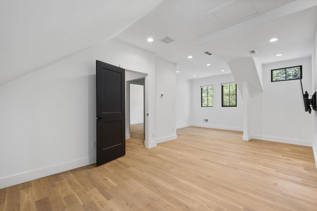 447 Valley Road
