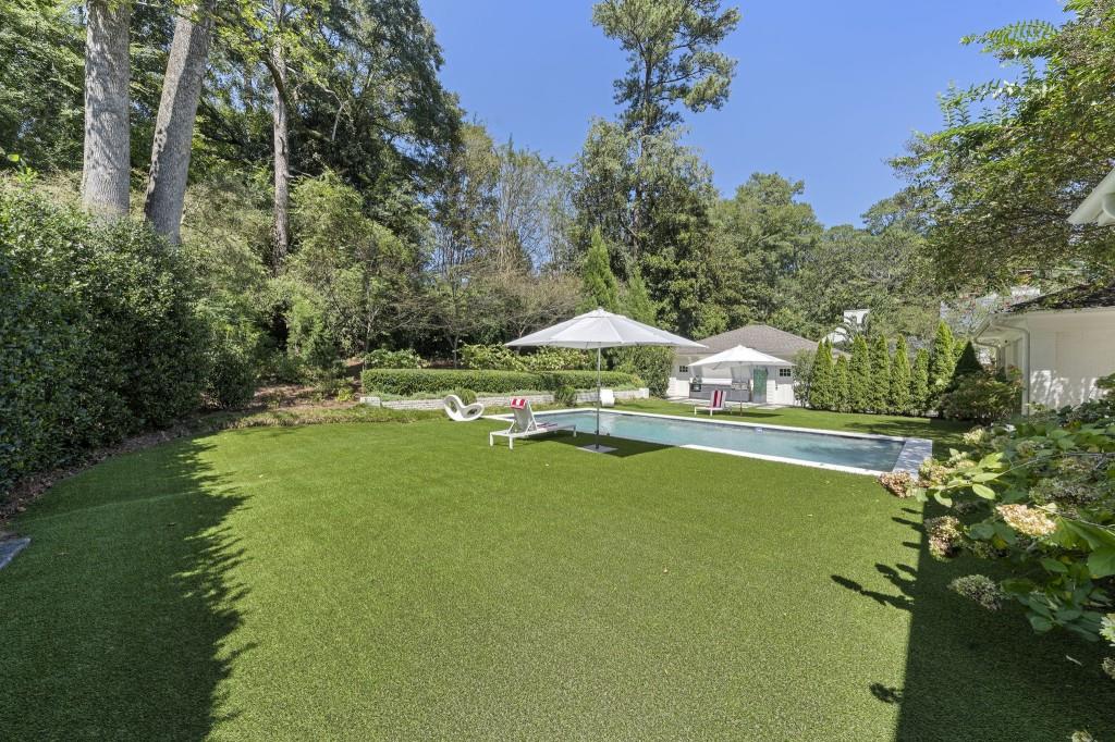447 Valley Road