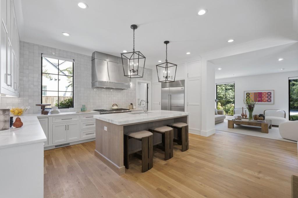 447 Valley Road